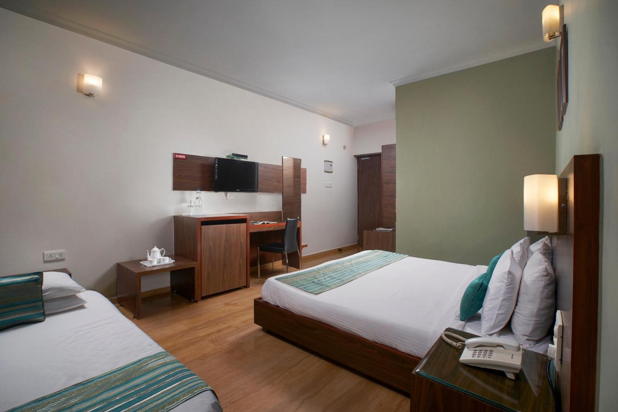 เดอะ ฮาวายอิ คอมฟอร์ต Hotel ปณชี ภายนอก รูปภาพ