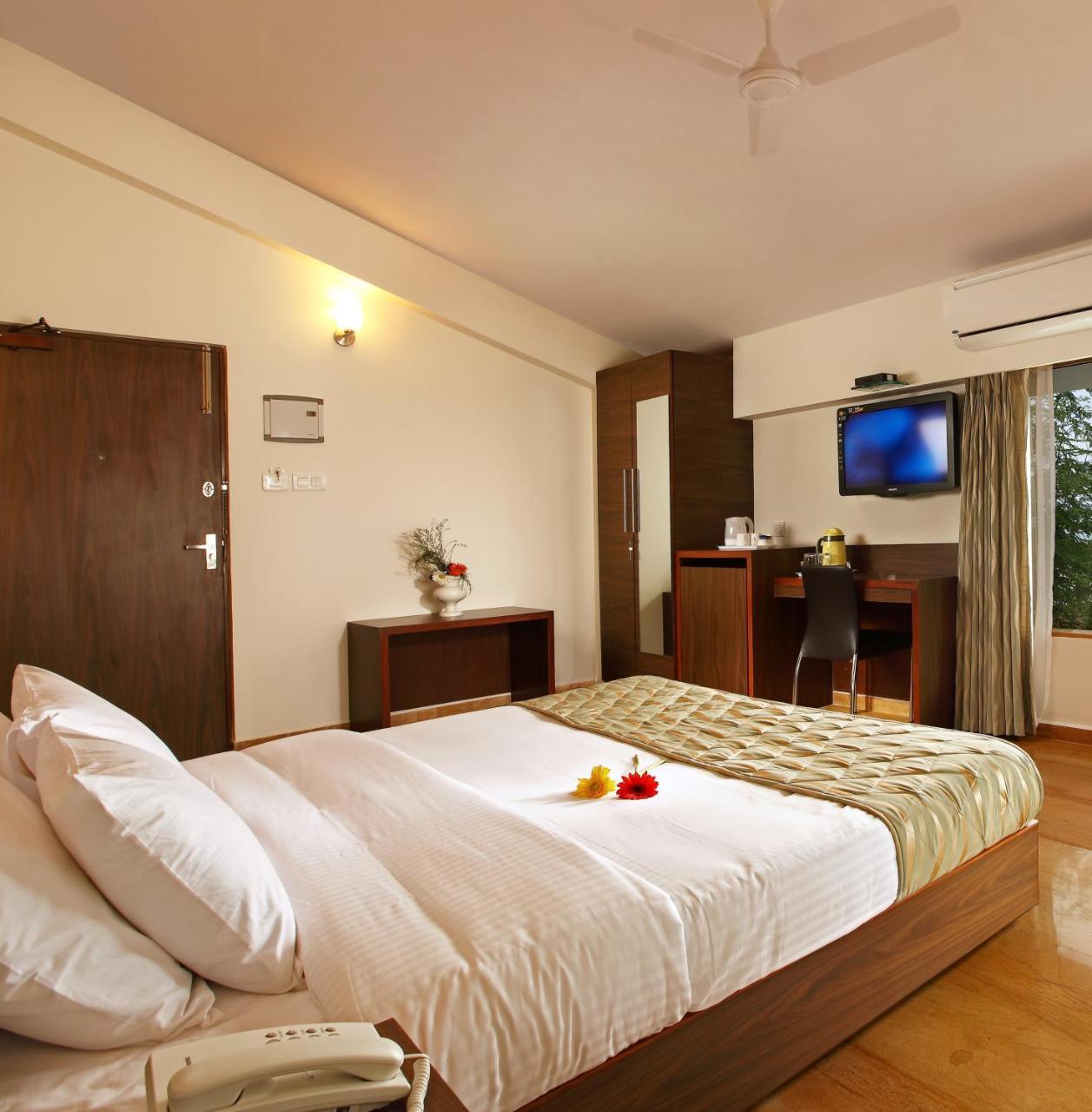 เดอะ ฮาวายอิ คอมฟอร์ต Hotel ปณชี ภายนอก รูปภาพ